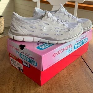 Sketchers Flex Sneakers